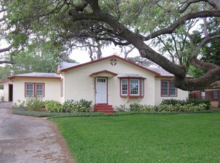 1305 Saint Andrews Dr, Tampa, FL 33612