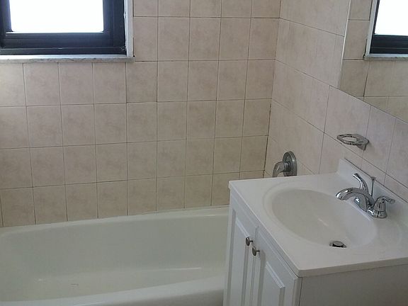 5th image of 2040 Bruckner Blvd APT 9B