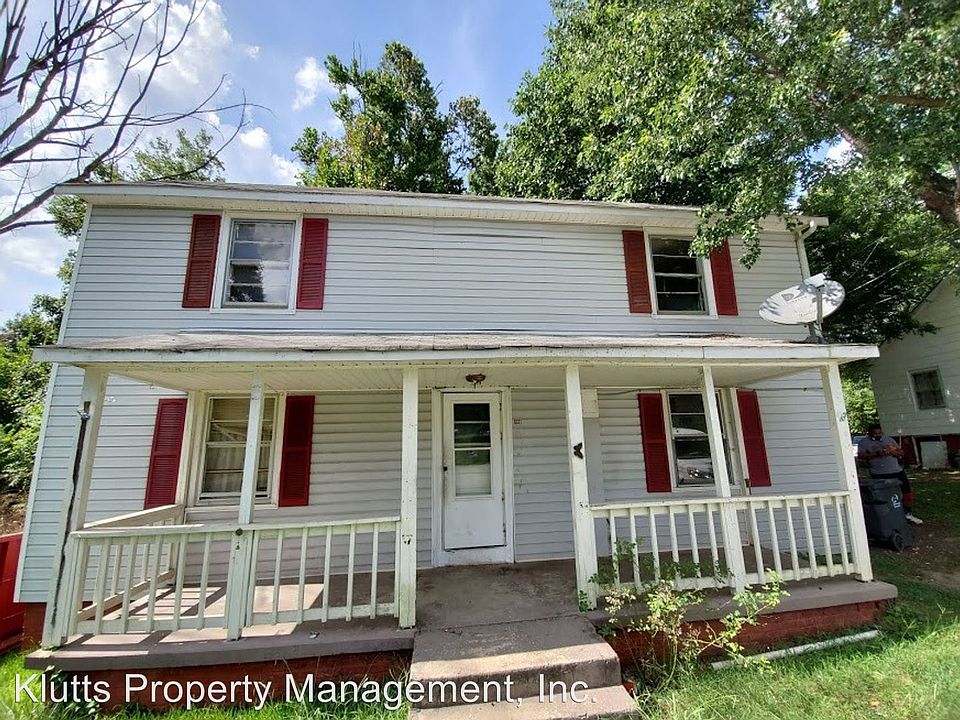 2nd image of 300 Valley St