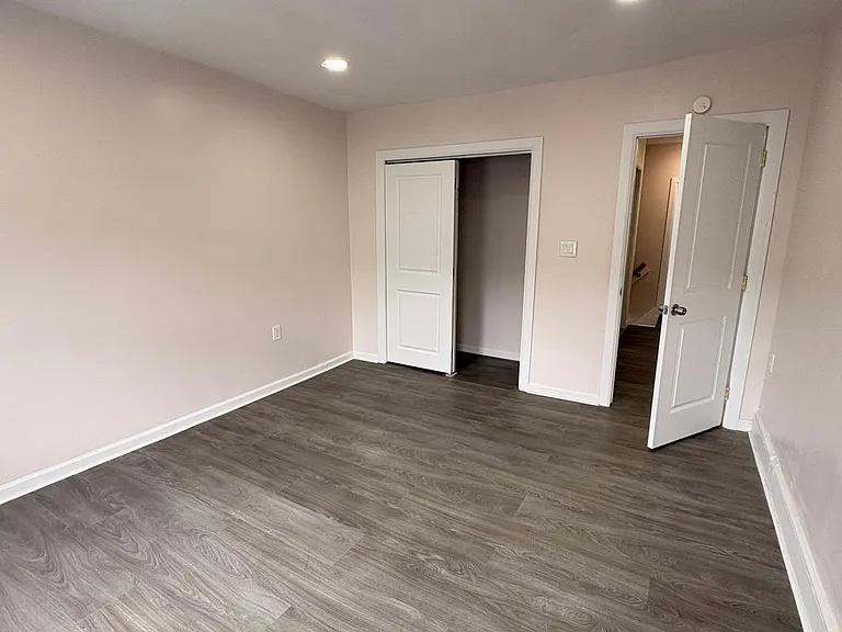 409 W Market St #2 — Photo 9