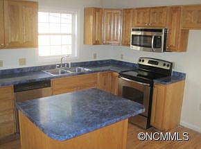5th image of 172 Haynes Blvd