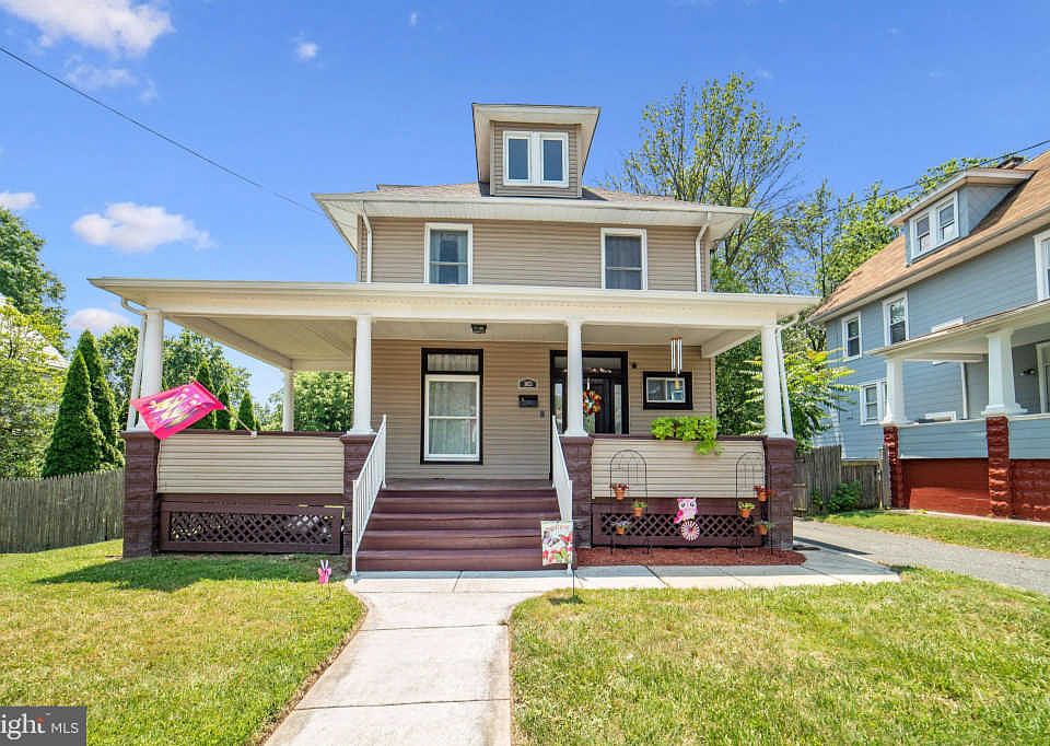 1st image of 3023 Glenmore Ave