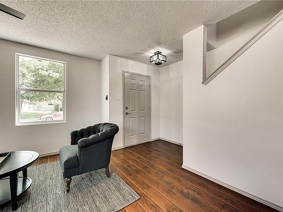 2nd image of 1104 Chilton Dr