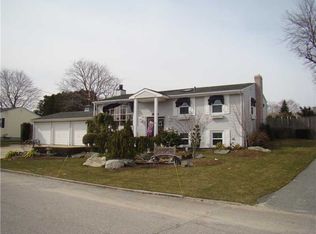75 Lake Garden Dr, Cranston, RI 02920