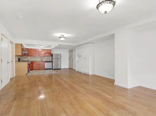 140-75 Ash Avenue image 12 of 17