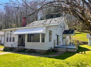 124 Valley St, Salem, WV 26426