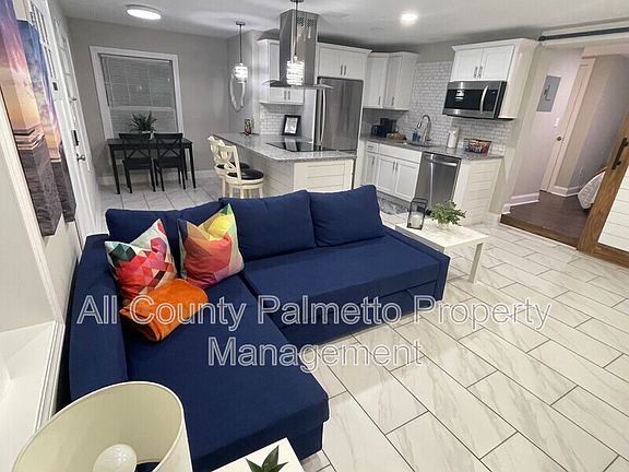 3rd image of 2647 Bonds Ave APT C