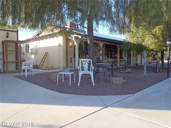 4th image of 3051 Mann St