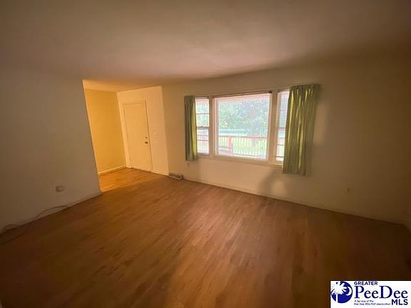 3rd image of 123 E Grace Dr