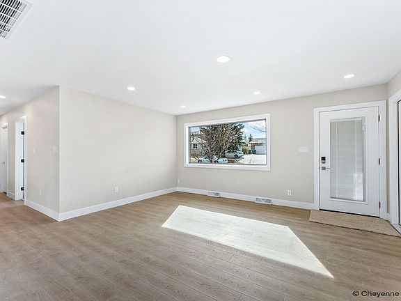 5th image of 5711 Townsend Pl