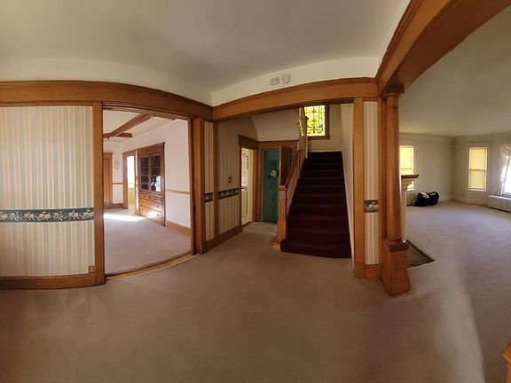 Main floor: Large hall
