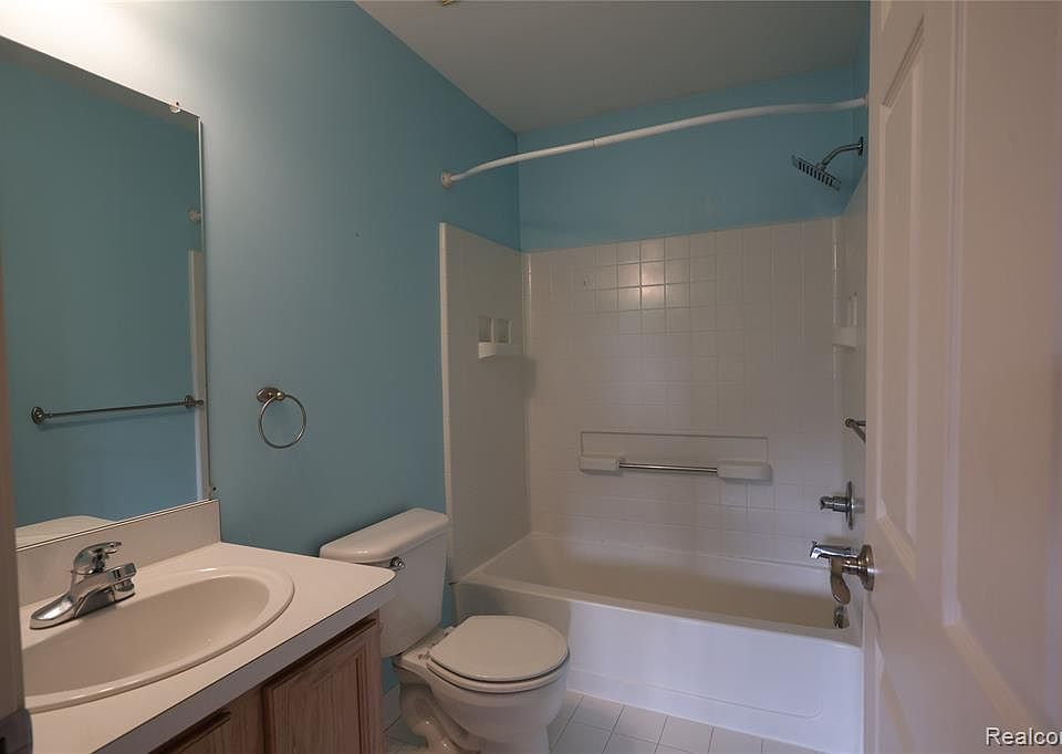 129 E Bay Dr, photo 25