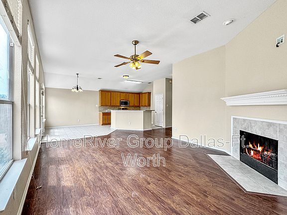 3rd image of 6101 Deer Run Dr