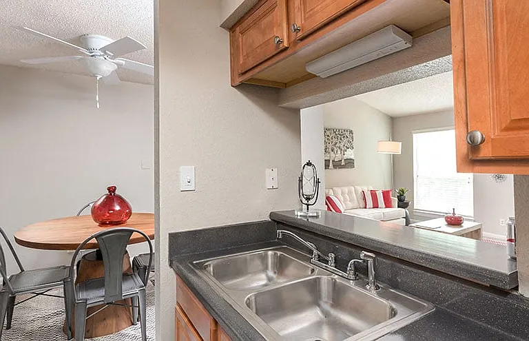 Broadmoor Apartments — Photo 16
