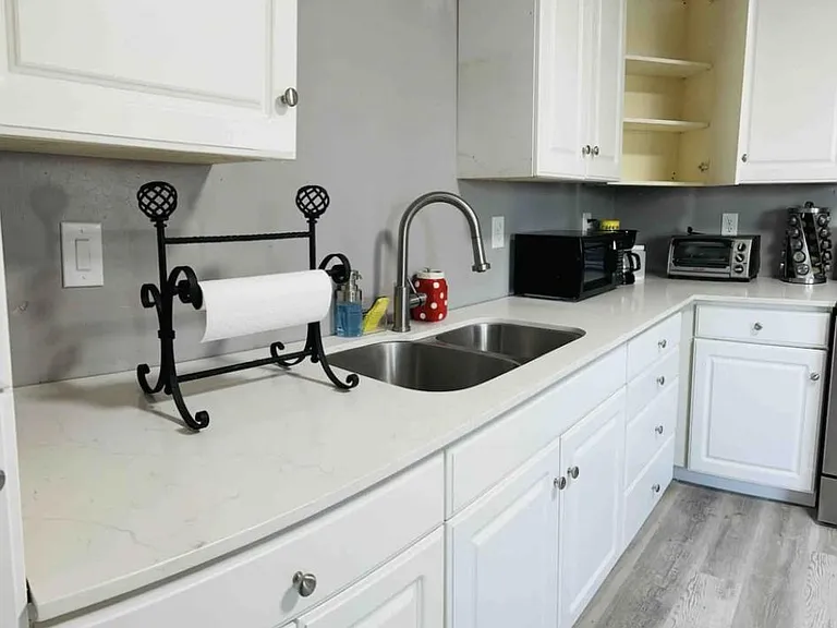2437 E Jones Ave #2 — Photo 2