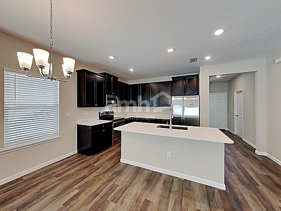 5th image of 119 Stone Arbor Ln