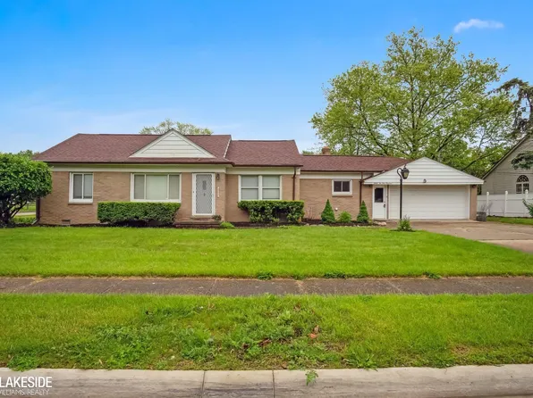 32100 Solon St, Roseville, MI 48066