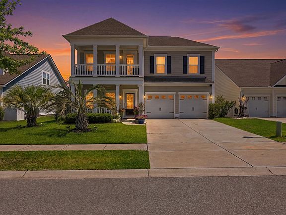 2nd image of 2675 Goldfinch Dr.