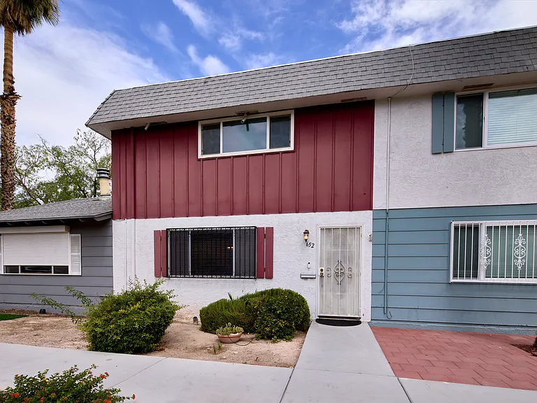 652 Greenbriar Townhouse Way — Photo 41