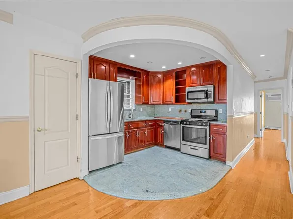 57 Bay 31st Street image 5 of 12