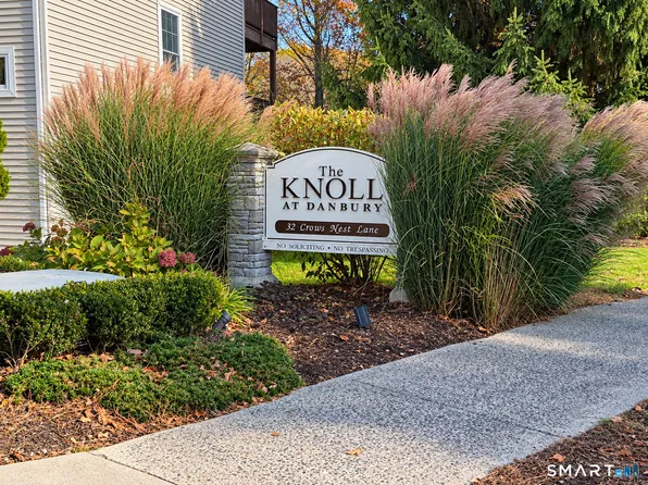 32 Crows Nest Ln Unit 11, Danbury, CT 06810