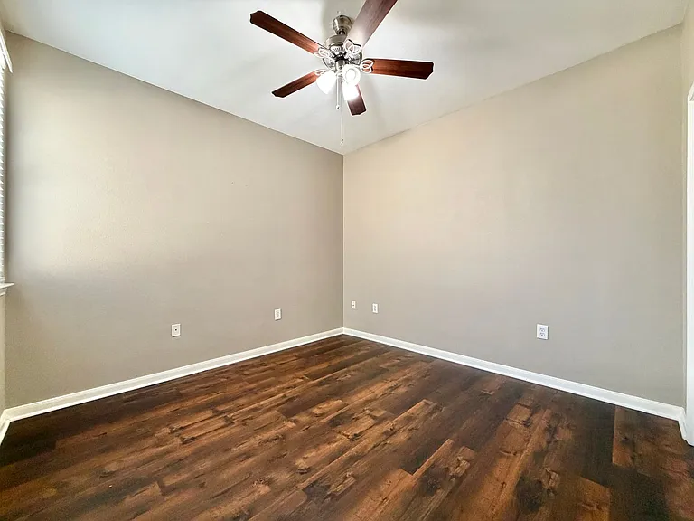 3300 Forest Creek Dr — Photo 18
