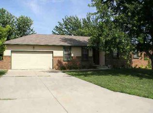 310 Valleyview Ct, Andover, KS 67002