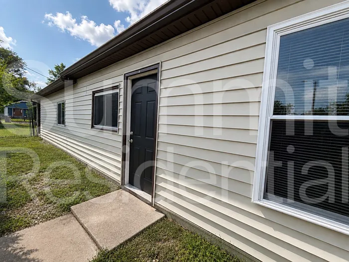 327 Laclede St #B — Photo 1
