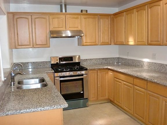 5th image of 1522 Cambury Ave
