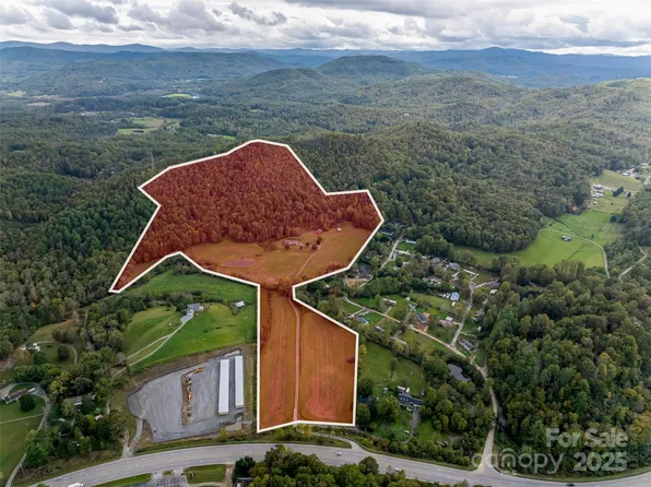 71 Happy Valley Dr, Mills River, NC 28759