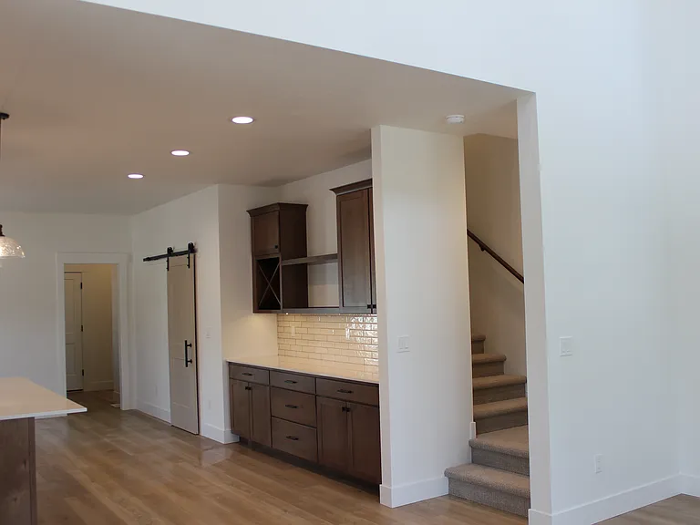 166 N Edgewood Ln — Photo 17