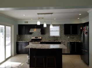 126 Bayview Ave, Port Washington, NY 11050