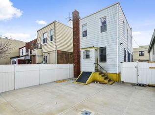 5813 79th Ave, Ridgewood, NY 11385