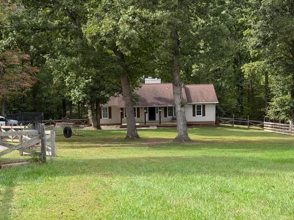 104 Tree Swallow Dr, Vinton, VA 24179