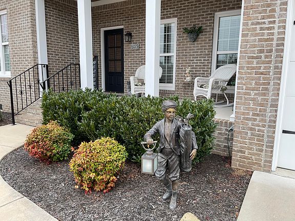 4th image of 335 NW Kings Cove Ct