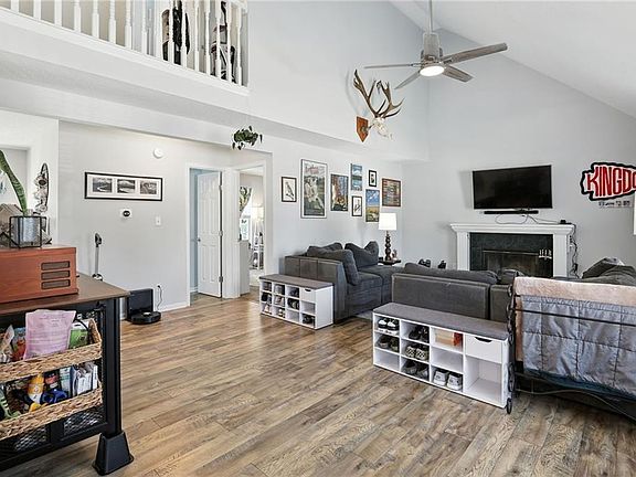 3rd image of 13775 Hunter Dr