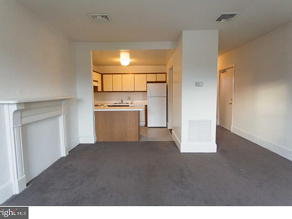 5th image of 427 Vine St APT A