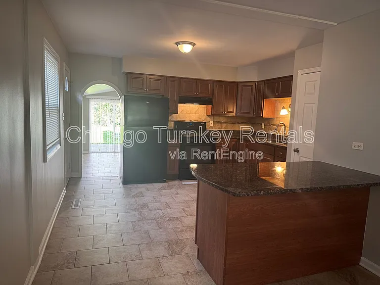 17729 Community St — Photo 5