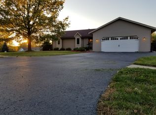 3782 Applewood Ln, Rockford, IL 61114