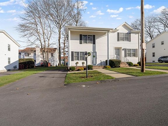 2nd image of 149 Oak Park Dr #9A