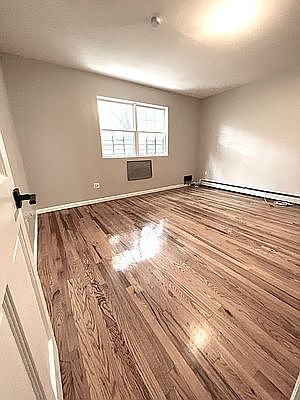5th image of 701 Jefferson Ave #2B