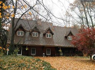 7141 Berkshire Hills Dr, Willoughby, OH 44094