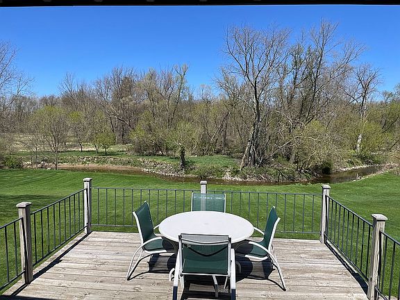 4th image of 2935 Creek View Dr