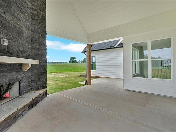 5th image of 152 Palisade Dr