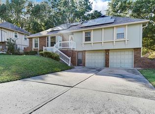 7824 Westridge Rd, Raytown, MO 64138