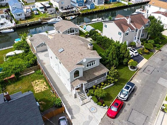 3rd image of 3664 Somerset Dr