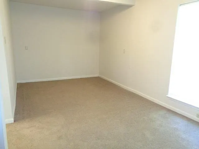 1374 Gentle Bend Dr — Photo 6