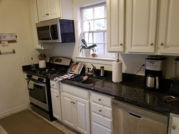 2nd image of 3418 Stuart Ave APT 1