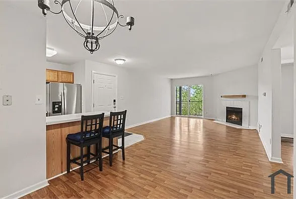 2 bed, 1200 sqft, $1,800 — Photo 1