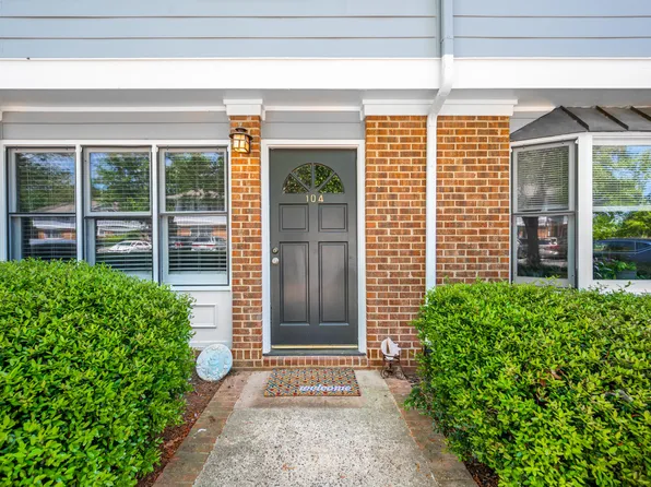 104 Old Cooper Sq Building J, Chapel Hill, NC 27517